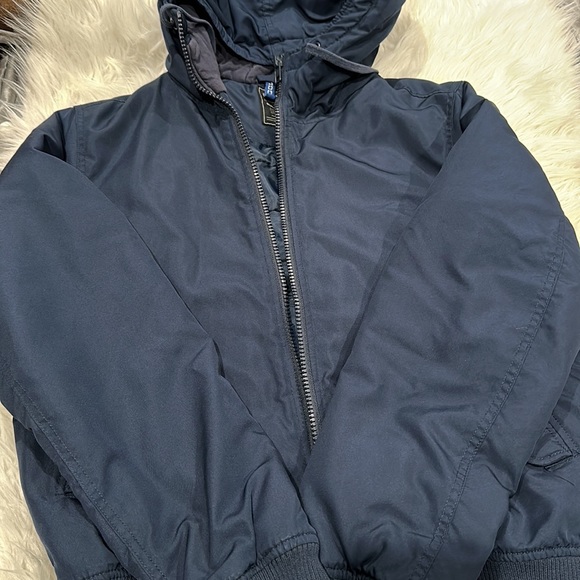 H &M - Picture 1 of 5